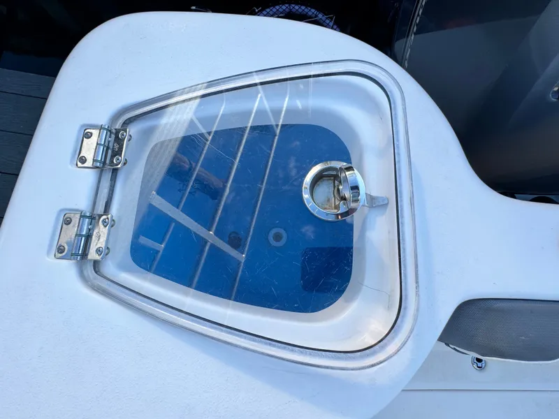 Slide: The Image of Tidewater 252 CC Adventure 2020 - 17