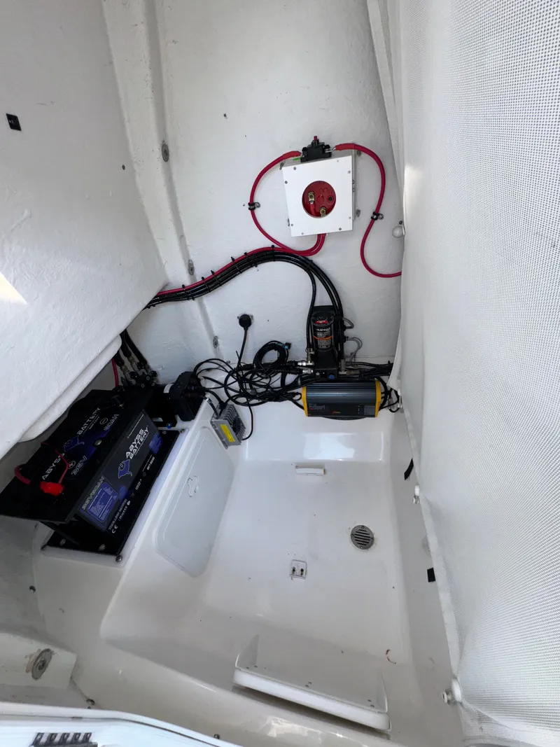 Slide: The Image of Tidewater 252 CC Adventure 2020 - 18