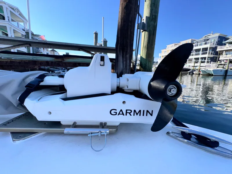 Slide: The Image of Tidewater 252 CC Adventure 2020 - 19