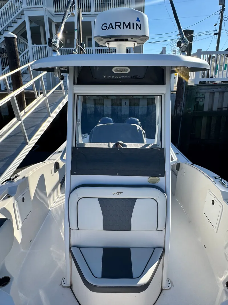 Slide: The Image of Tidewater 252 CC Adventure 2020 - 2