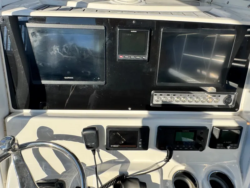 Slide: The Image of Tidewater 252 CC Adventure 2020 - 3