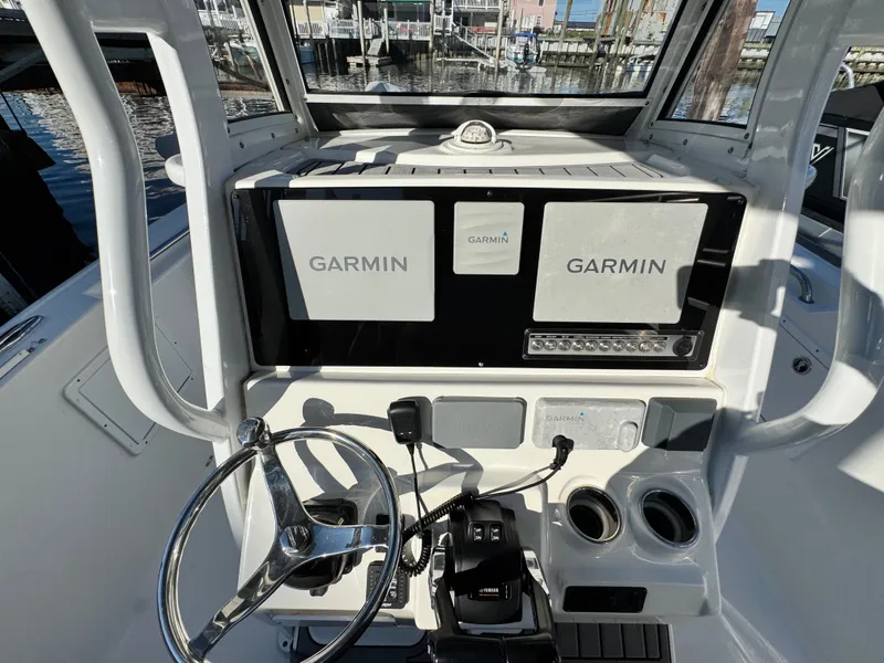 Slide: The Image of Tidewater 252 CC Adventure 2020 - 4