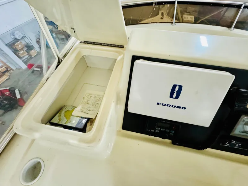 Slide: The Image of Tiara 4300 Convertible 1995 - 33