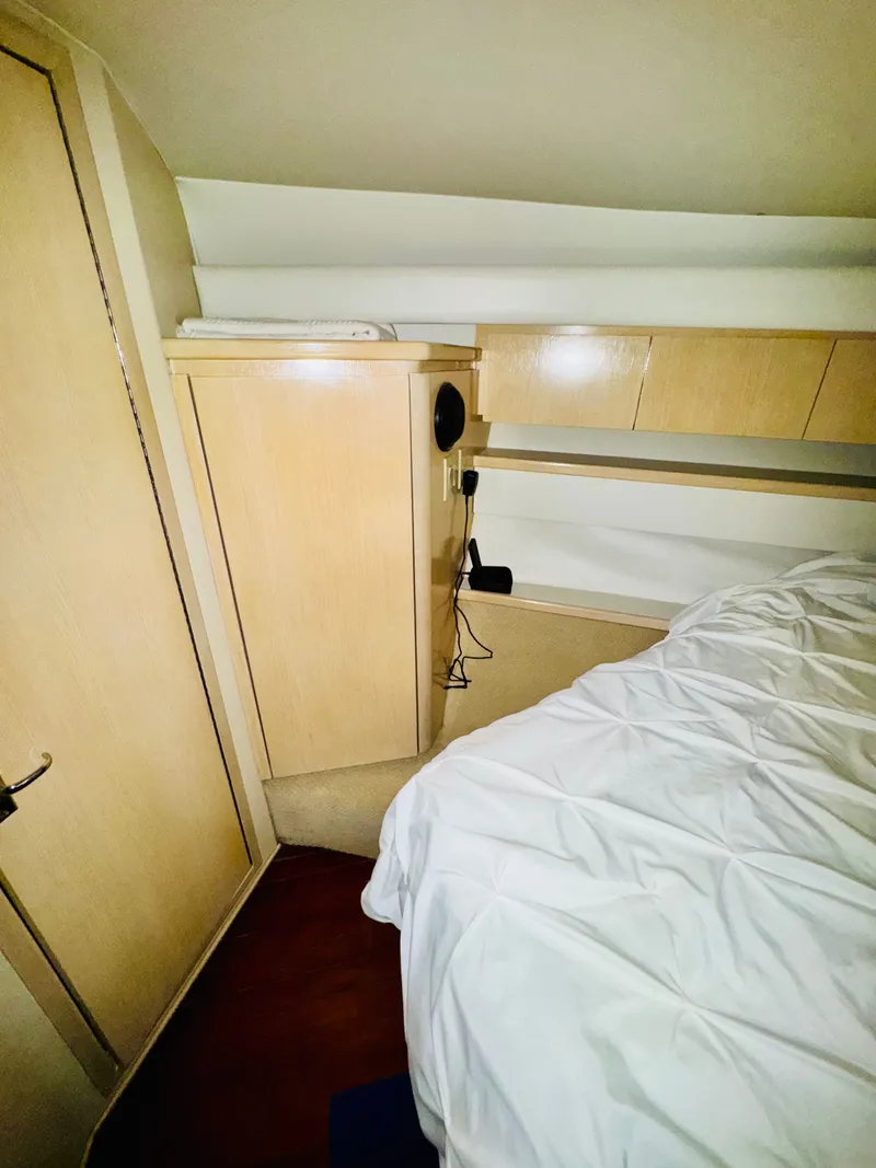 Slide: The Image of Tiara 4300 Convertible 1995 - 38