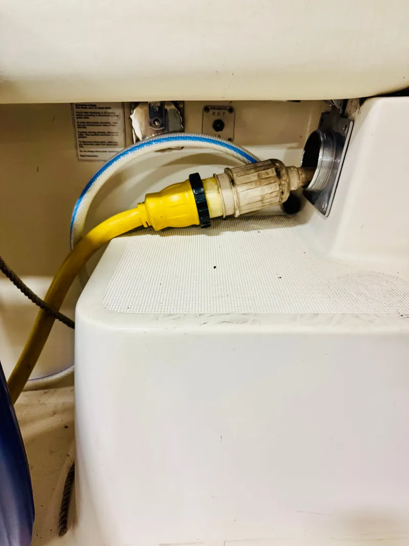 Slide: The Image of Tiara 4300 Convertible 1995 - 58