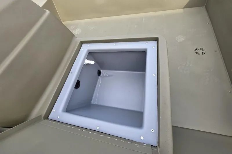 Slide: The Image of 2026 Tracker Grizzly 1648 SC boat with red fuel tank and cables. - 5