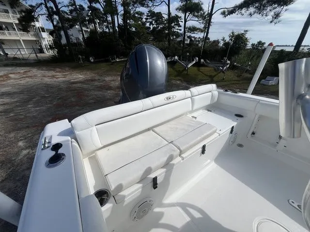 Slide: The Image of Sea Hunt Ultra 211 2017 - 10