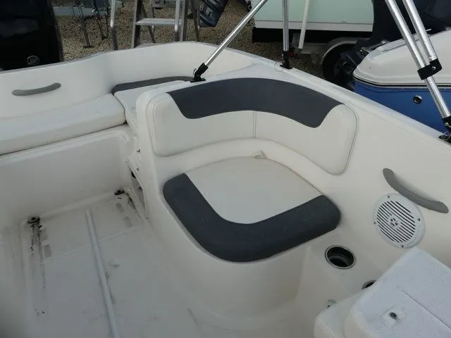 Slide: The Image of Bayliner Element E16 2021 - 10