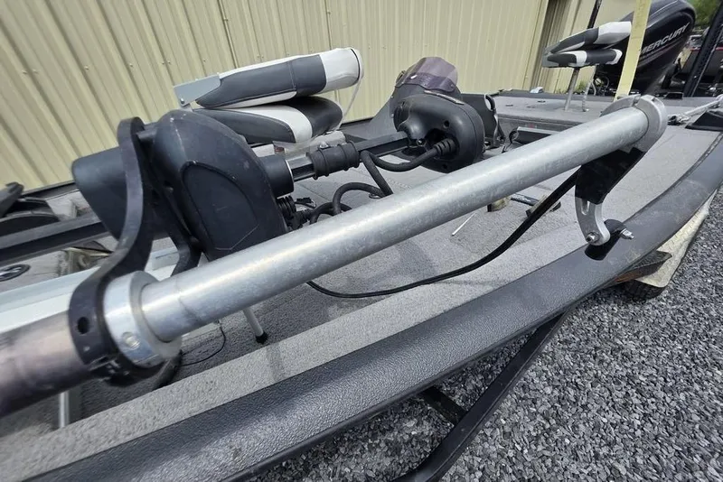 Slide: The Image of 2018 War Eagle 961 Predator boat with mounted equipment and accessories. - 9