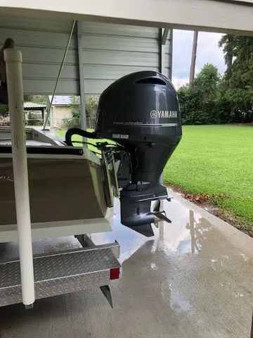 Slide: The Image of Excel 203 Bay Pro 2020 - 6