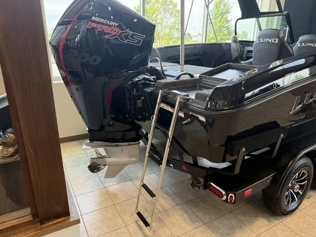 Slide: The Image of Lund 189 Tyee GL Sport 2026 with Mercury Pro XS engine. - 22