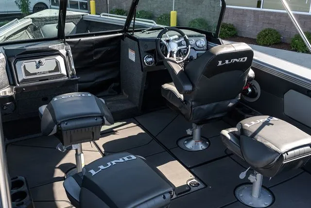 Slide: The Image of Lund 2275 Baron Sport 2026 - 16