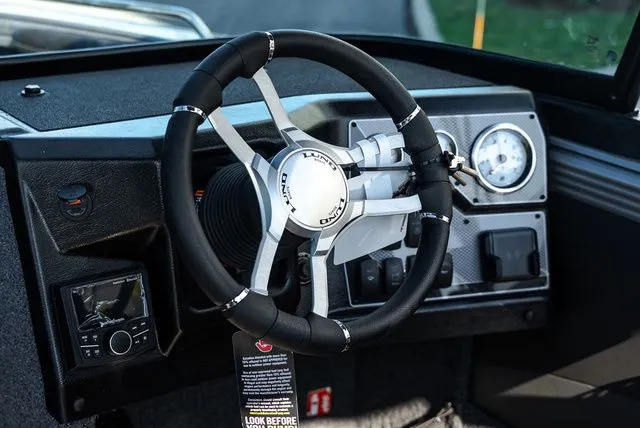 Slide: The Image of Lund 2075 Tyee Sport 2026 - 19