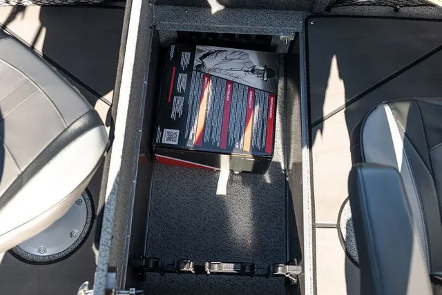 Slide: The Image of Lund 2075 Tyee Sport 2026 - 24