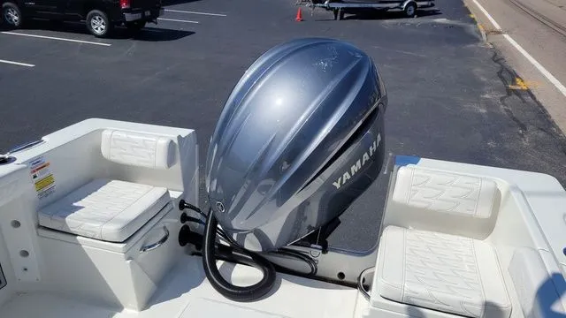 Slide: The Image of Parker Marine 23 Special Edition 2025 - 4