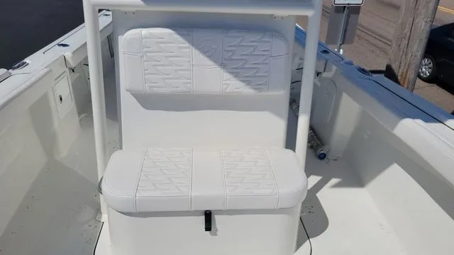 Slide: The Image of Parker Marine 23 Special Edition 2025 - 5