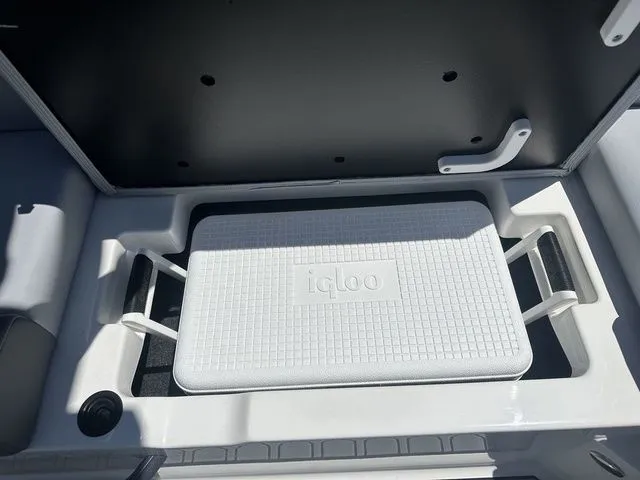 Slide: The Image of MasterCraft NXT22 2023 - 11