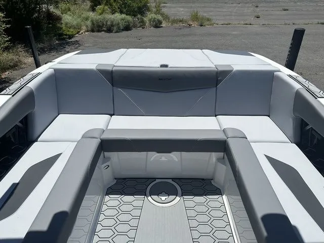 Slide: The Image of MasterCraft NXT22 2023 - 8