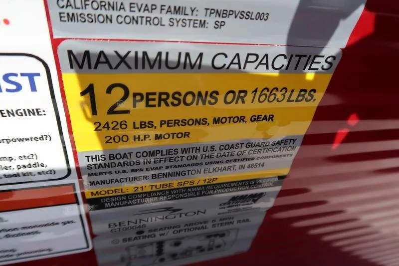 Slide: The Image of Capacity label for 2026 Bennington S Swingback 22 SSB SPS, 12 persons or 1663 lbs. - 11