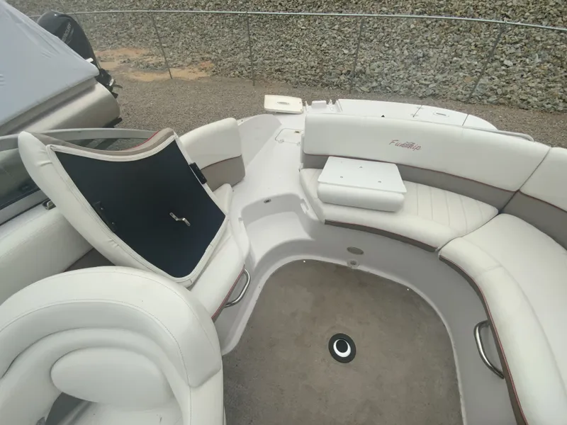 Slide: The Image of Four Winns 214 Fun Ship 2005 - 11