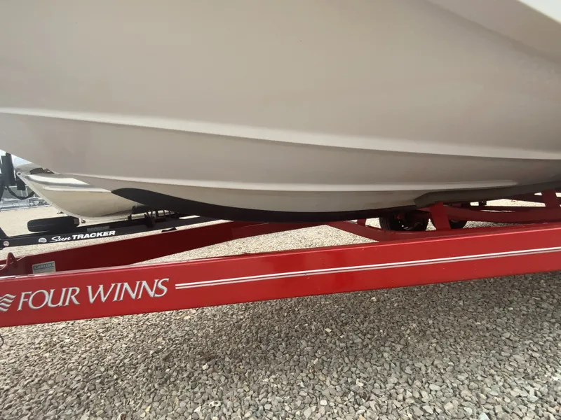 Slide: The Image of Four Winns 214 Fun Ship 2005 - 14