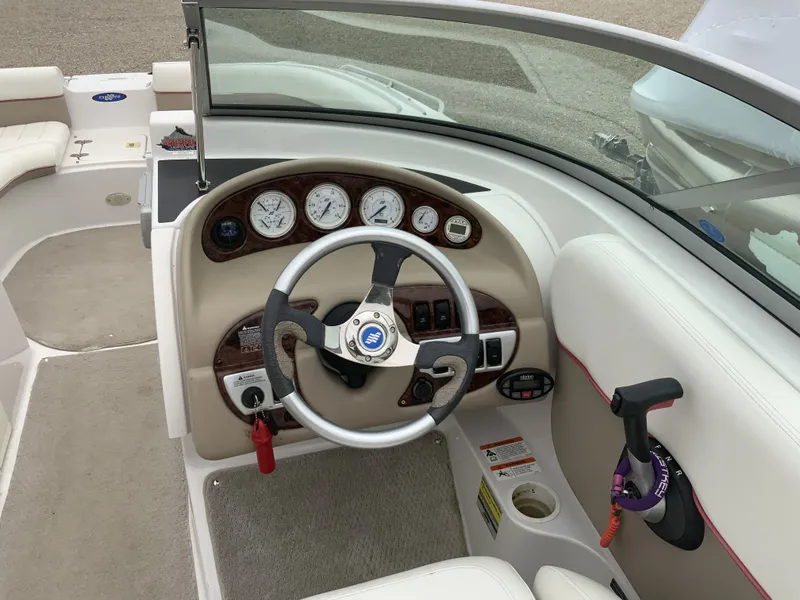 Slide: The Image of Four Winns 214 Fun Ship 2005 - 24