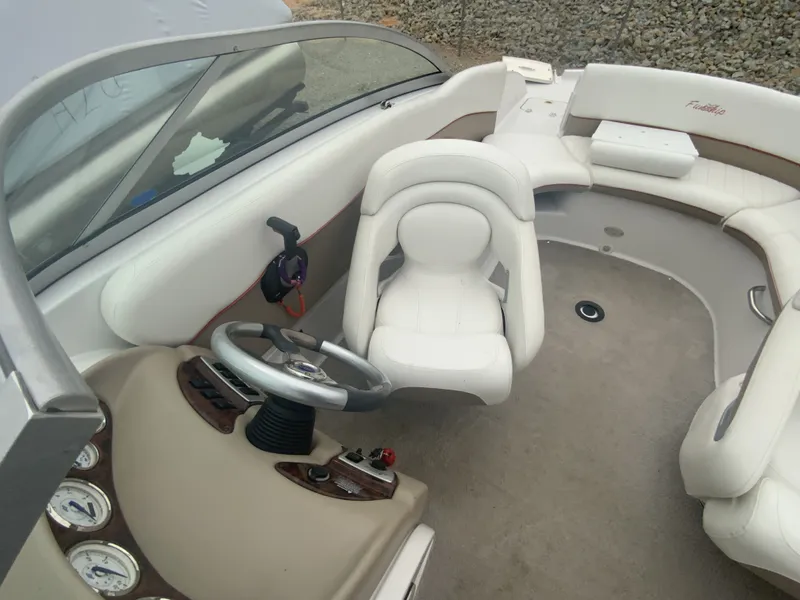 Slide: The Image of Four Winns 214 Fun Ship 2005 - 8