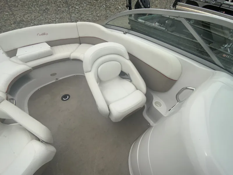 Slide: The Image of Four Winns 214 Fun Ship 2005 - 9