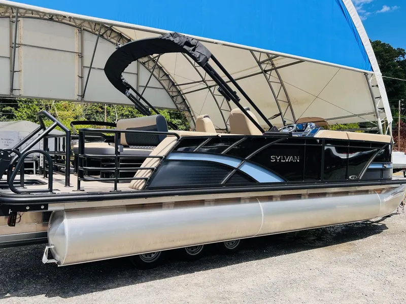 The Image of Sylvan L-3 CLZ DH Tritoon 2026 - 1