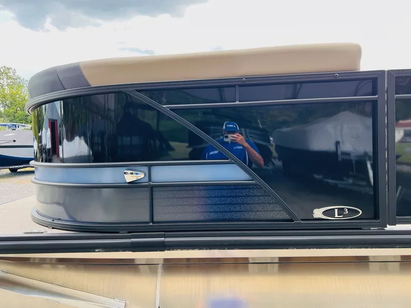 Slide: The Image of Sylvan L-3 CLZ DH Tritoon 2026 - 10