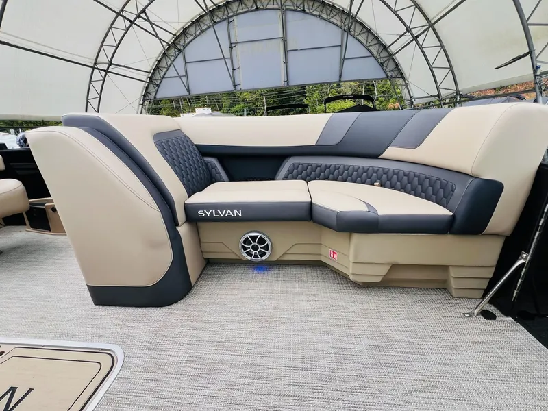 Slide: The Image of Sylvan L-3 CLZ DH Tritoon 2026 - 15