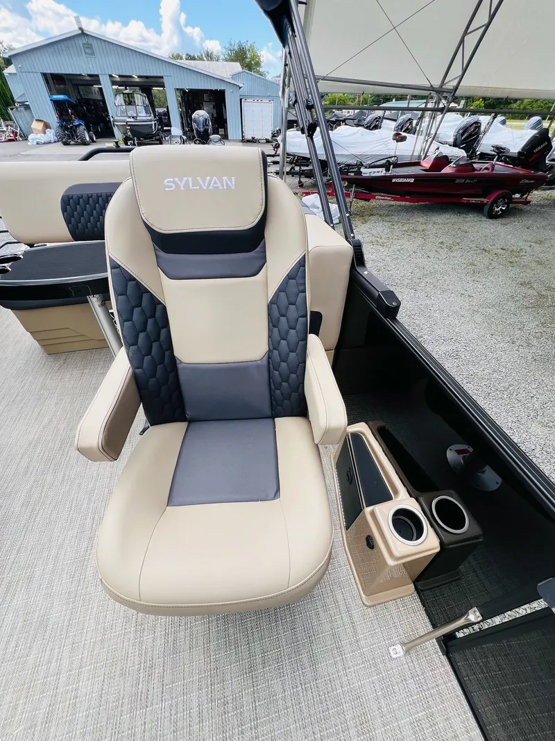 Slide: The Image of Sylvan L-3 CLZ DH Tritoon 2026 - 29