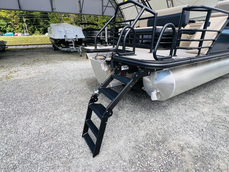 Slide: The Image of Sylvan L-3 CLZ DH Tritoon 2026 - 30