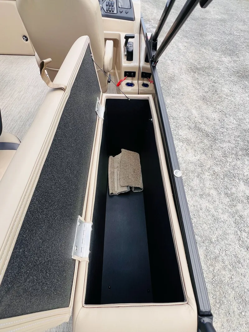 Slide: The Image of Sylvan L-3 CLZ DH Tritoon 2026 - 37