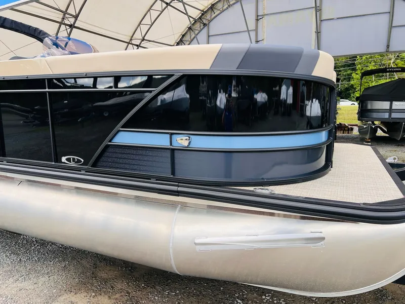 Slide: The Image of Sylvan L-3 CLZ DH Tritoon 2026 - 46