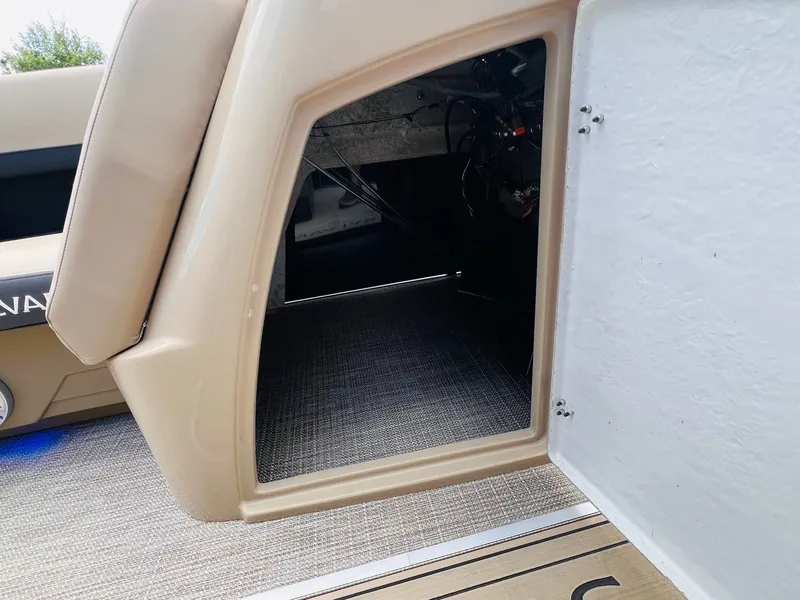 Slide: The Image of Sylvan L-3 CLZ DH Tritoon 2026 - 48