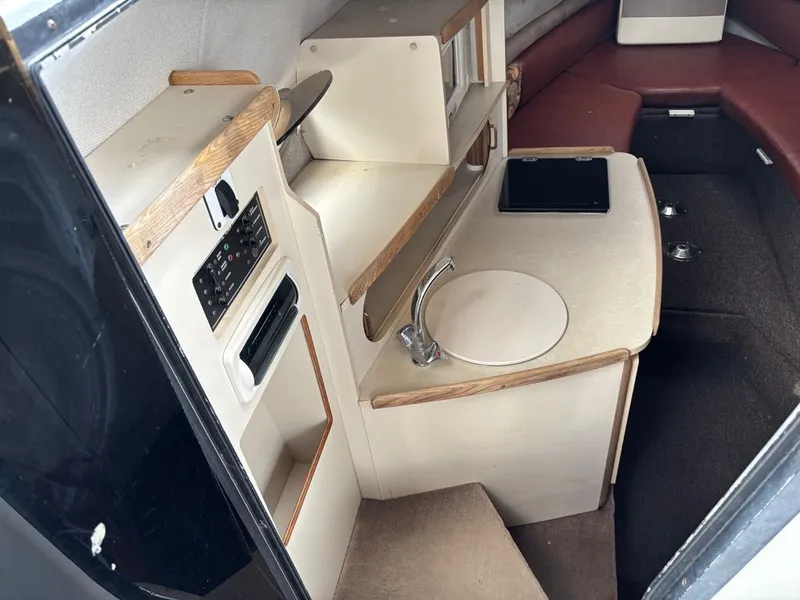 Slide: The Image of Four Winns 258 Vista 1999 - 14