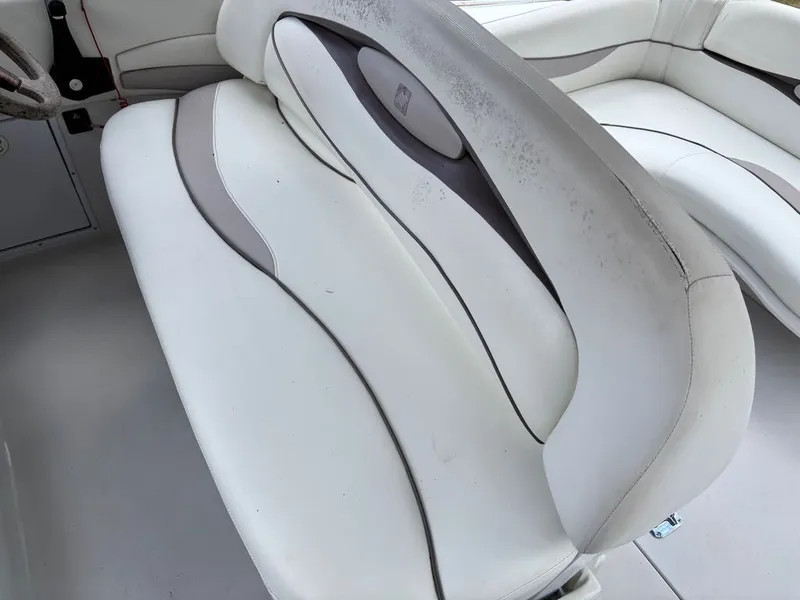 Slide: The Image of Four Winns 258 Vista 1999 - 7