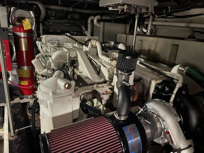 Slide: The Image of Carver 530 Voyager Pilothouse 2000 - 53