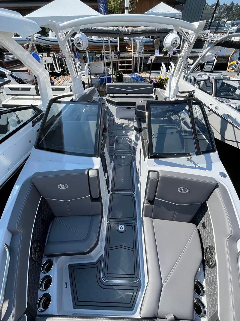 The Image of Cobalt R6 Surf 2026 - 1