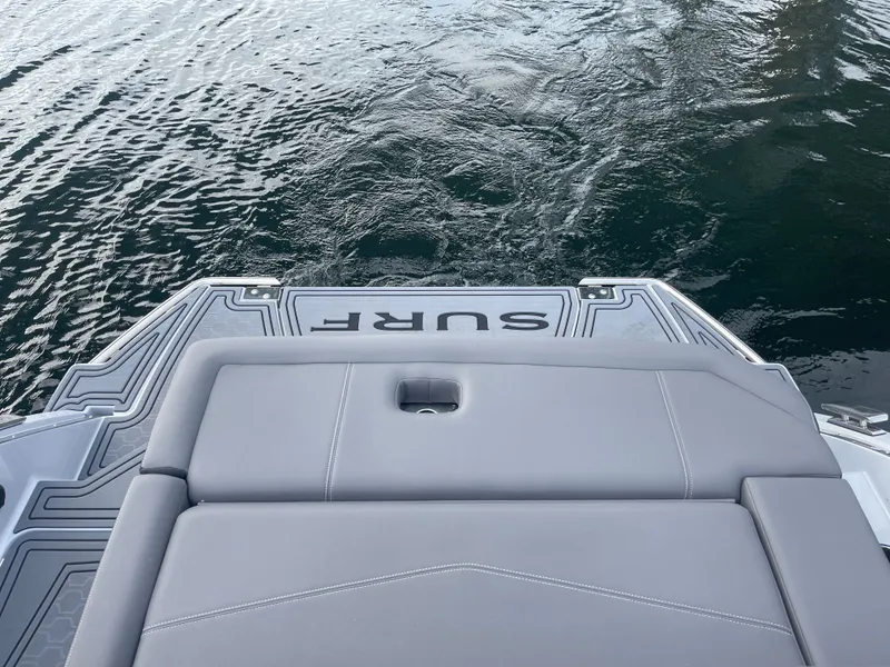 Slide: The Image of Cobalt R6 Surf 2026 - 18