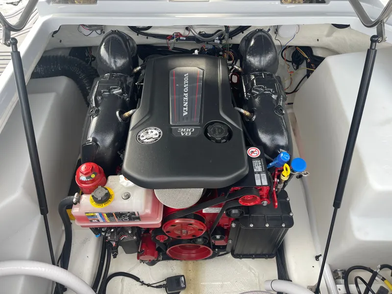 Slide: The Image of Cobalt R6 Surf 2026 - 19