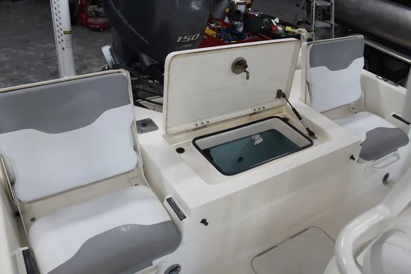 Slide: The Image of Skeeter SX210 2017 - 9