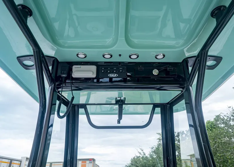 Slide: The Image of Sea Hunt Ultra 265 SE 2026 - 19