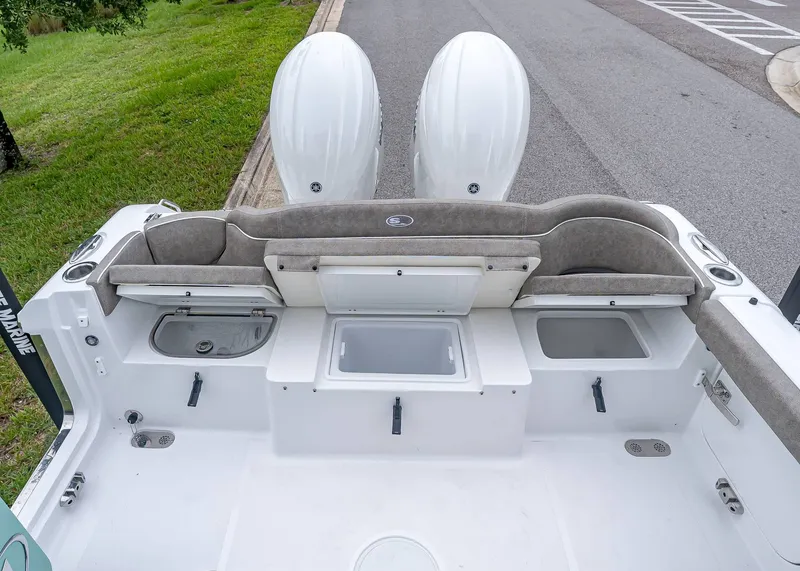 Slide: The Image of Sea Hunt Ultra 265 SE 2026 - 8