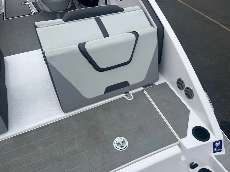 Slide: The Image of Yamaha AR220 2025 - 16