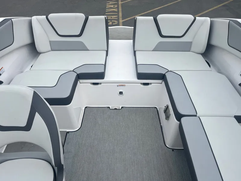 Slide: The Image of Yamaha AR220 2025 - 18