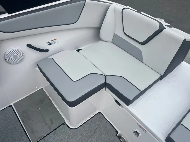 Slide: The Image of Yamaha AR220 2025 - 19