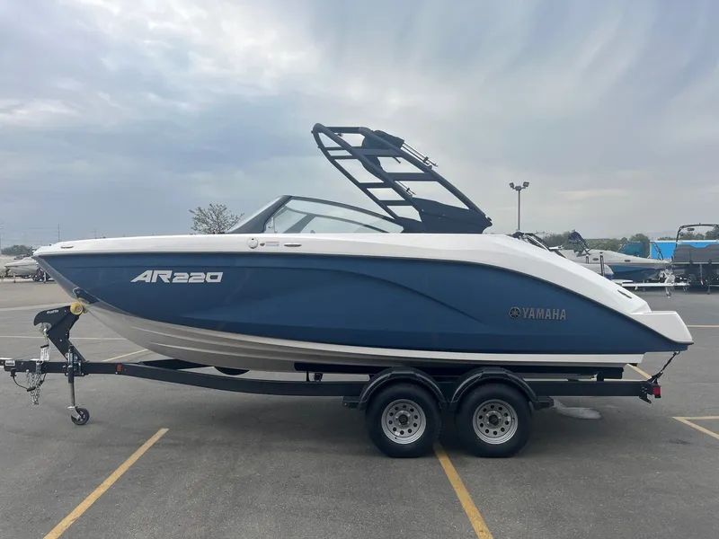 Slide: The Image of Yamaha AR220 2025 - 8