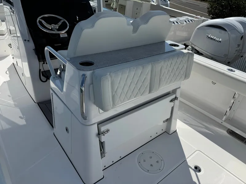 Slide: The Image of Everglades 285 Center Console 2024 - 15